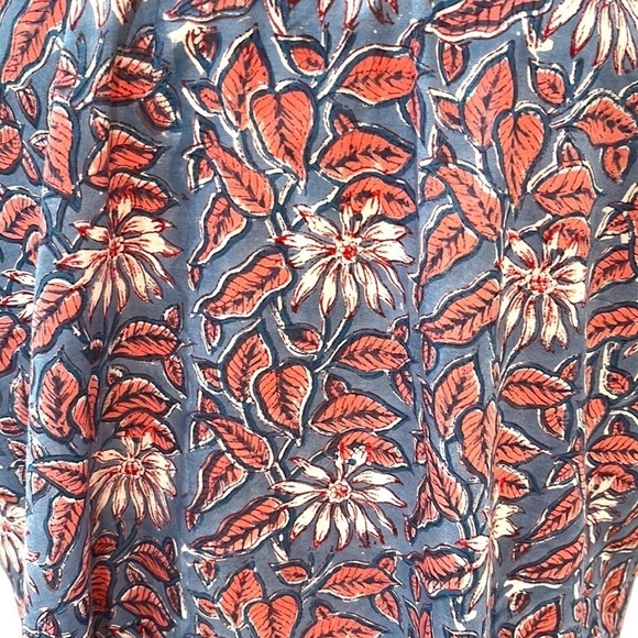 MILLE Block Print Floral Ruffle Shoulder Top SZ L Blue Pink - Picture 2 of 7